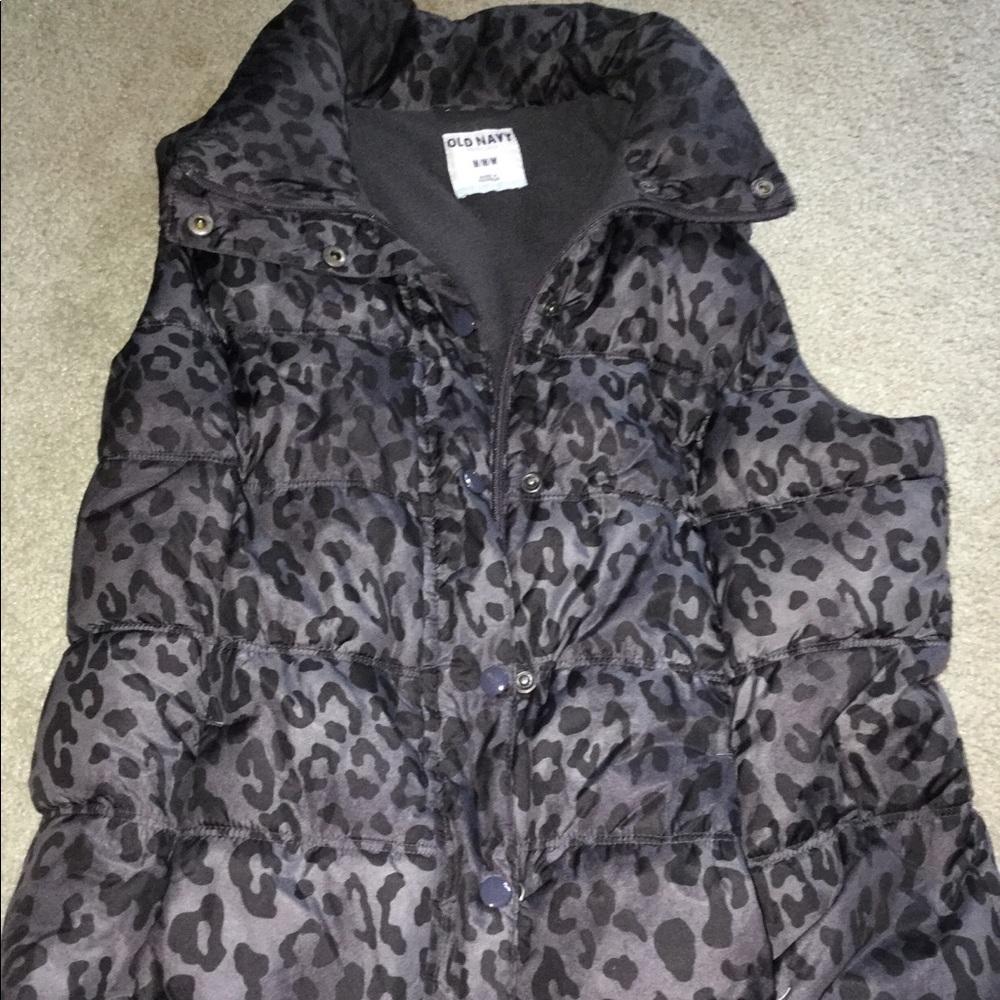 Old navy, woman’s vest. Size medium.